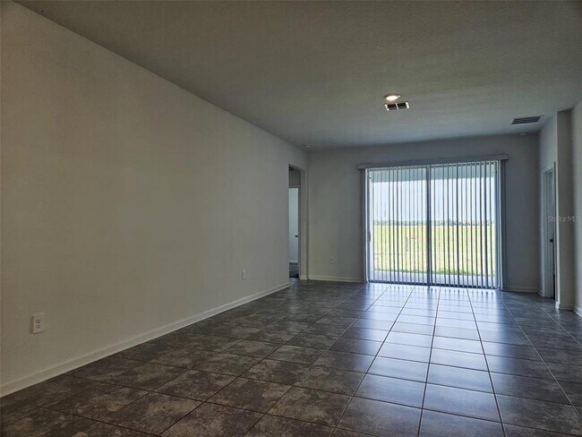 Building Photo - 652 Daring Dr