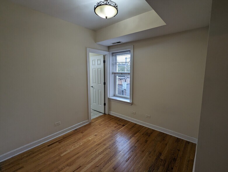 Building Photo - 3244 N Clifton Ave
