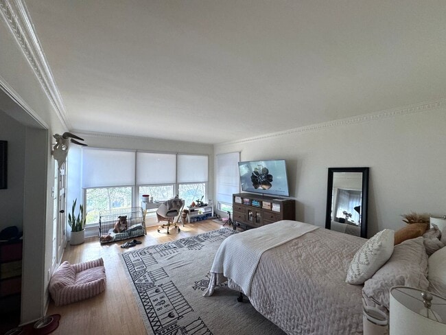 Building Photo - Olympic Duplex