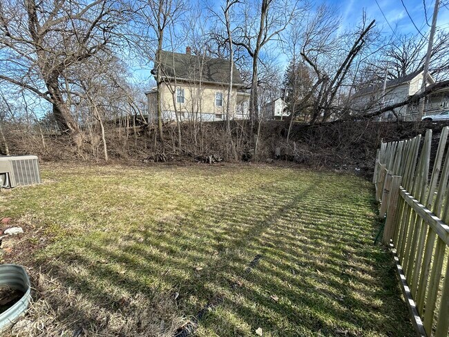 Building Photo - 1717 Kirkwood Blvd