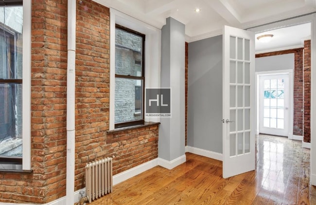 Building Photo - 3 W 103rd St