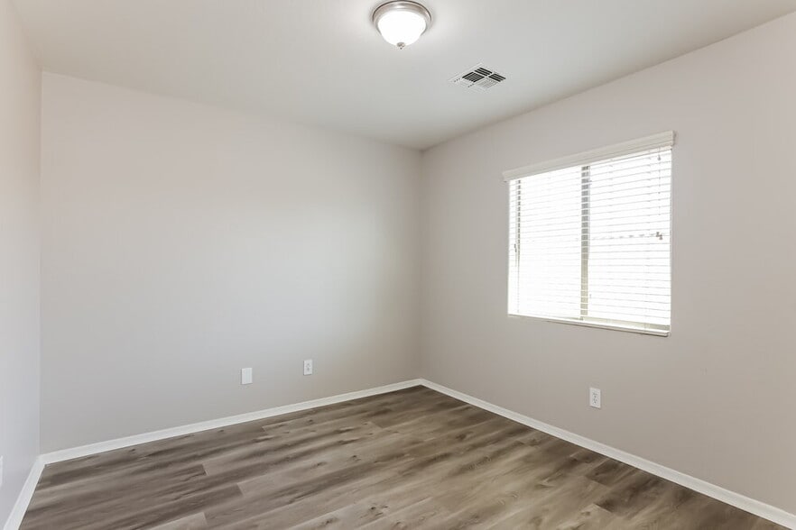 Building Photo - 6842 W Nadine Way