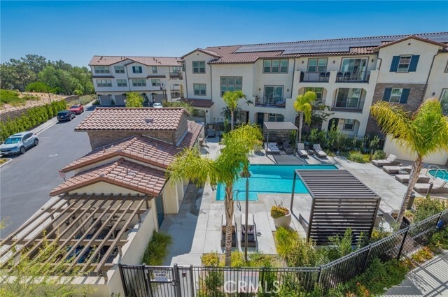 Building Photo - 209 Niebla Ln