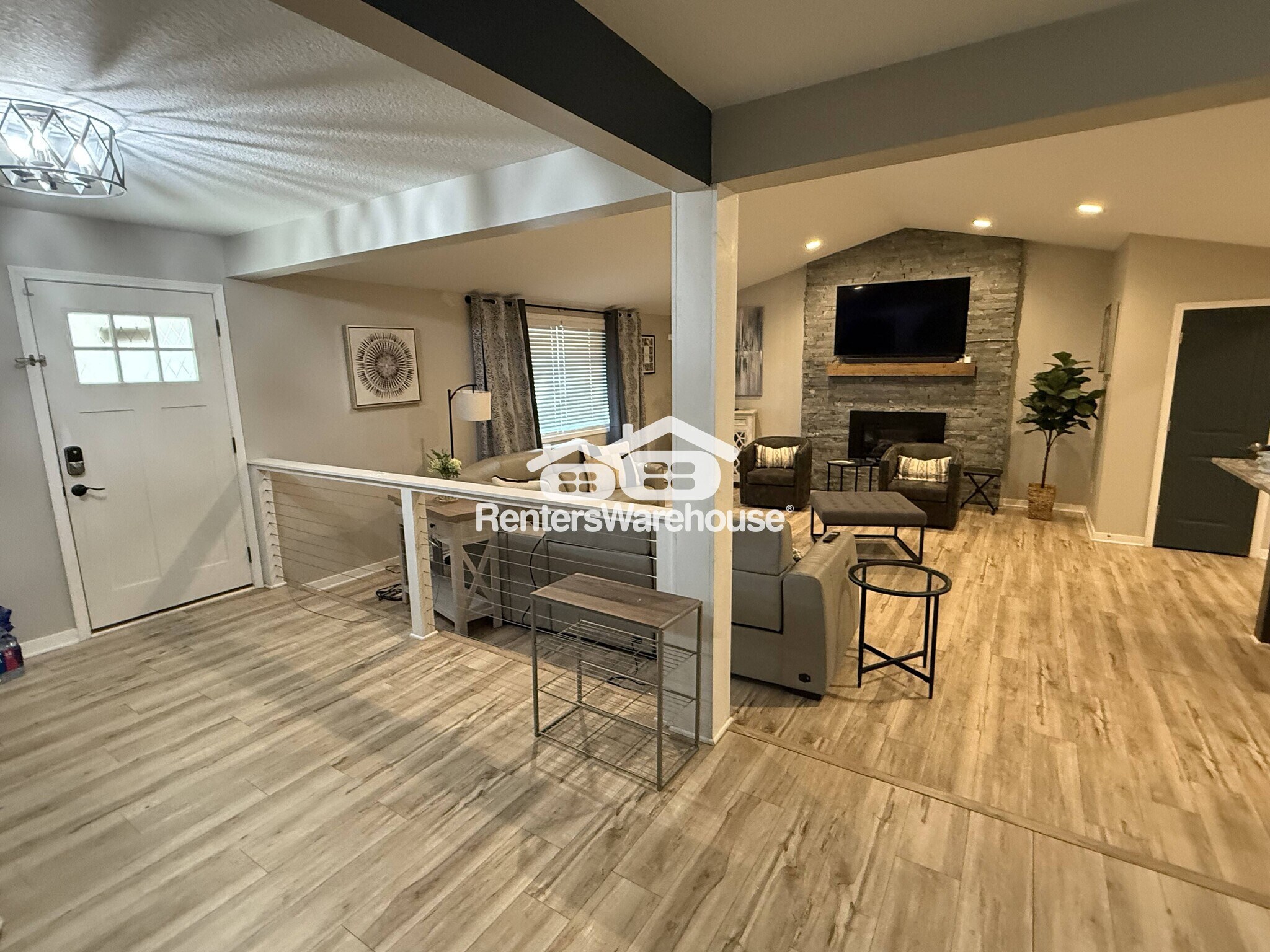 Building Photo - 115 Craig Way NE