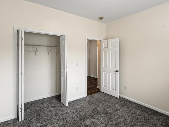 Building Photo - 1406 Parkland Way