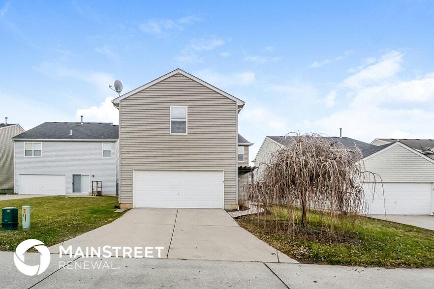 Building Photo - 2016 Village Glen Dr