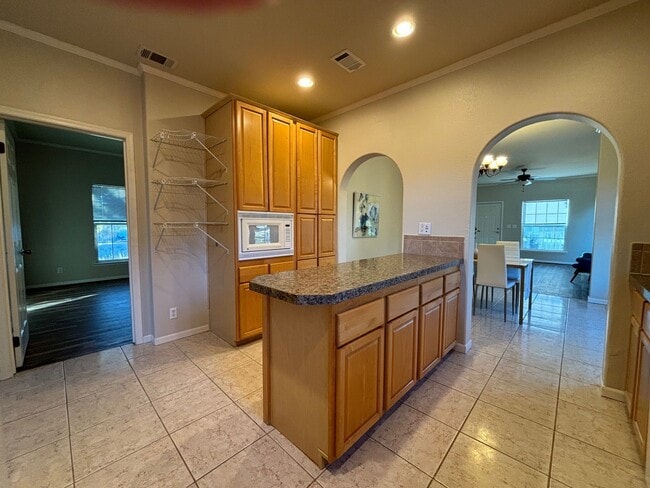 Building Photo - 294 Heatherwood Dr