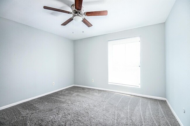 Building Photo - 3085 Walnut Bend Ln