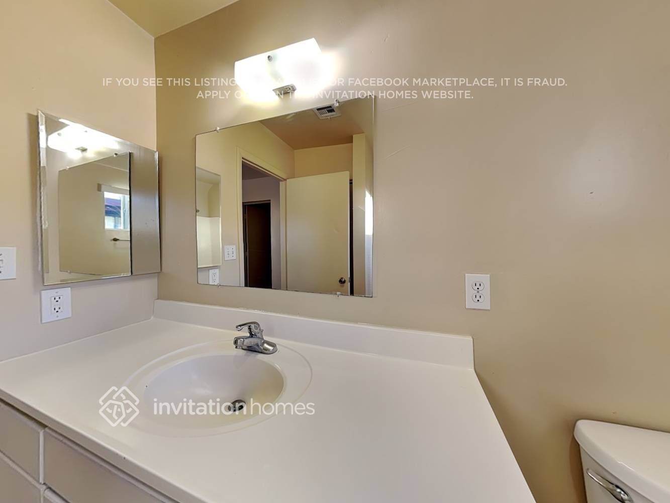 Building Photo - 527 W 1st St