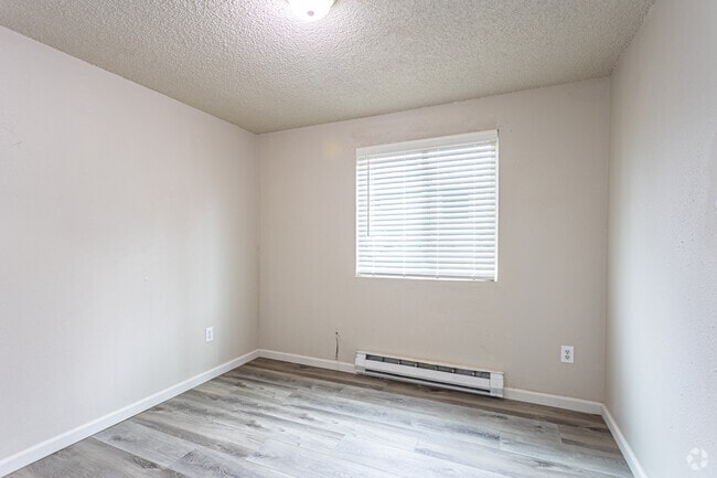 2BR, 1BA - 650SF - McChord Tudor Haus