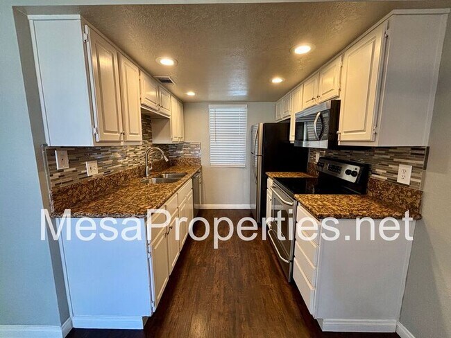 Building Photo - 10151 Arrow Route