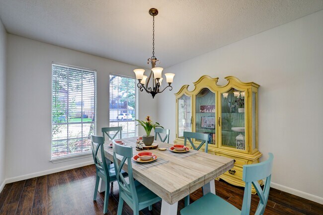 Building Photo - 13710 Wheatbridge Dr
