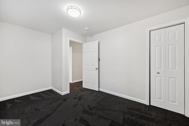 Building Photo - 14910 Cherrywood Dr