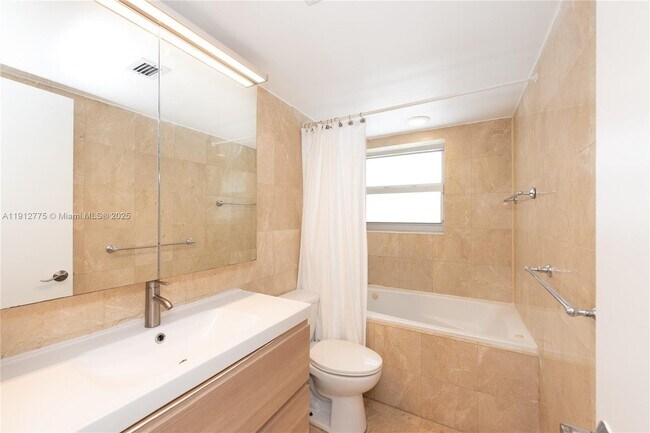 Building Photo - 1881 Washington Ave