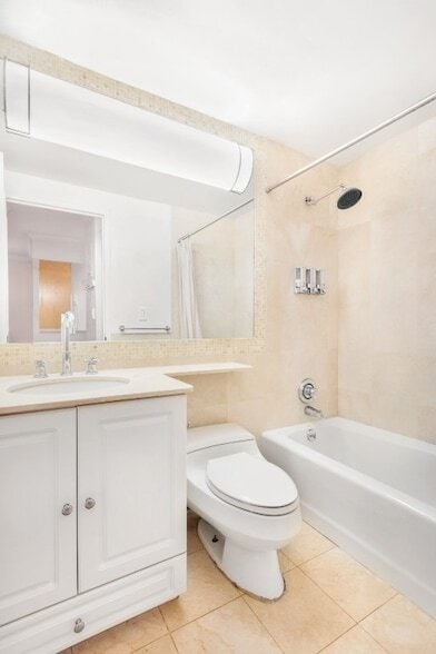 Building Photo - 150 E 85th St