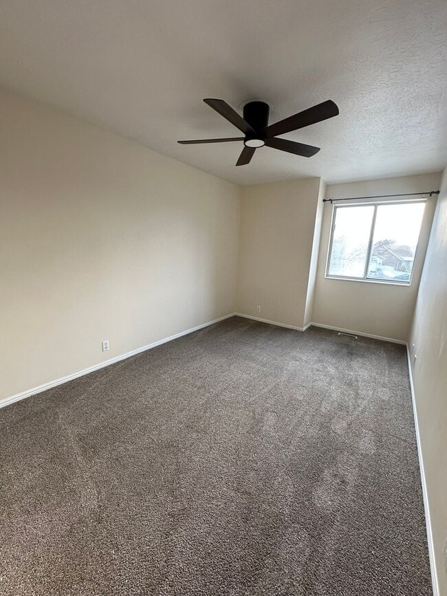 Building Photo - GET $500 OFF THE FIRST MONTHS RENT!!!