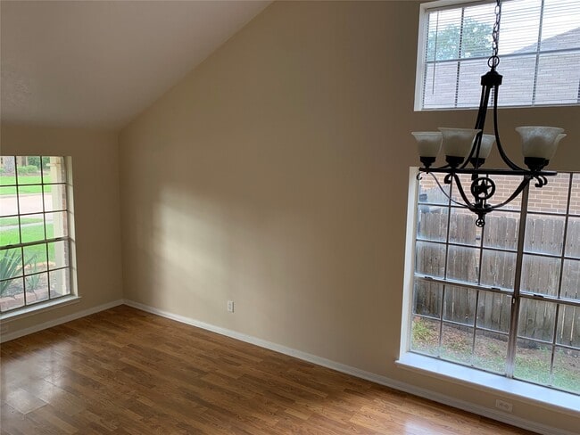 Building Photo - 1103 Mountain Meadows Dr