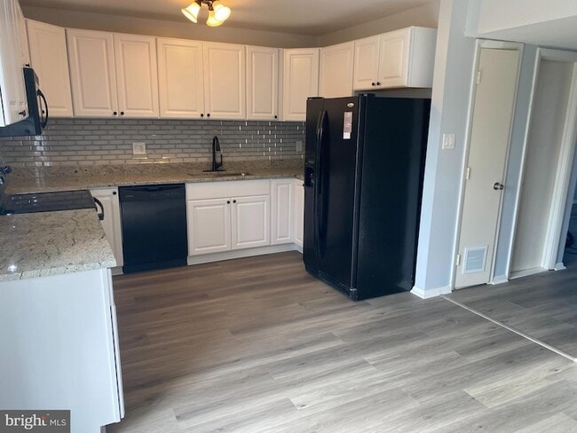 Building Photo - 4313 White Oak Ct