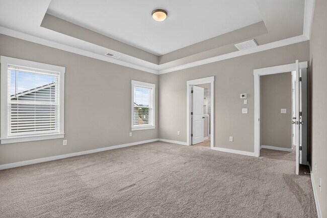 Building Photo - 4787 Wellesley Dr