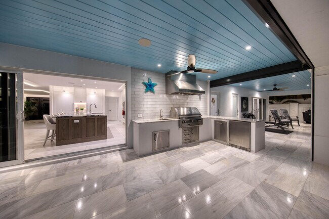 Building Photo - 3109 NE 42nd Ct