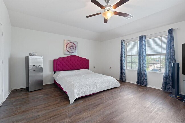 Building Photo - 3508 Breckenridge Dr