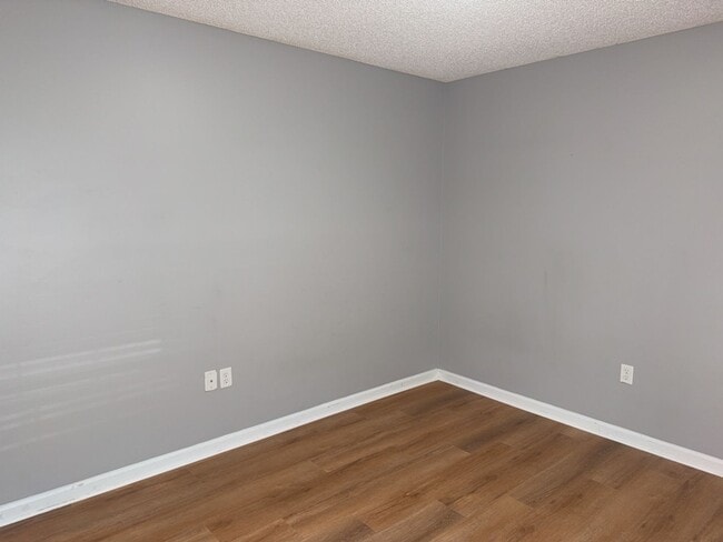 Building Photo - 525 Golden Grove Ln