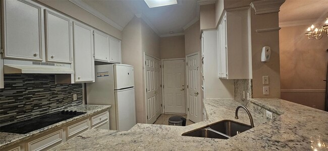 Building Photo - 1903 N Travis St