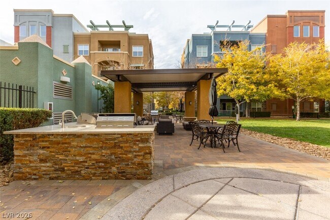 Building Photo - 38 E Serene Ave