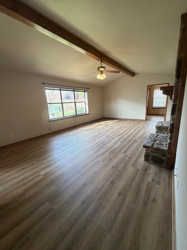 Building Photo - 418 Britton Ct