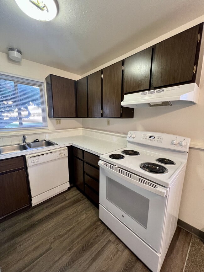 Building Photo - Two Bedroom with Garage Ready Now!