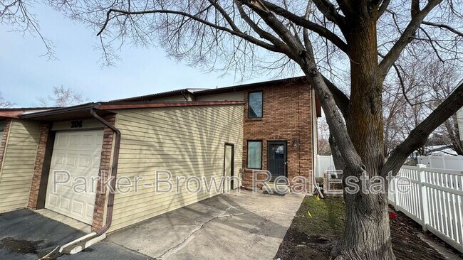 Building Photo - 204 E 735 S