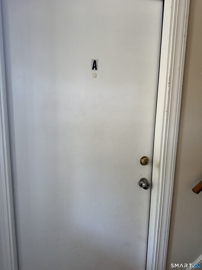 Building Photo - 5 Grandview Dr