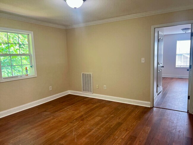 Building Photo - 3 bedroom + loft & 2.5 bedroom  in gated c...