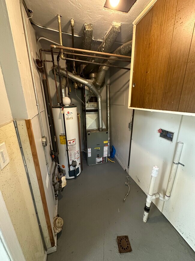 Building Photo - 22788 Rosalind Ave