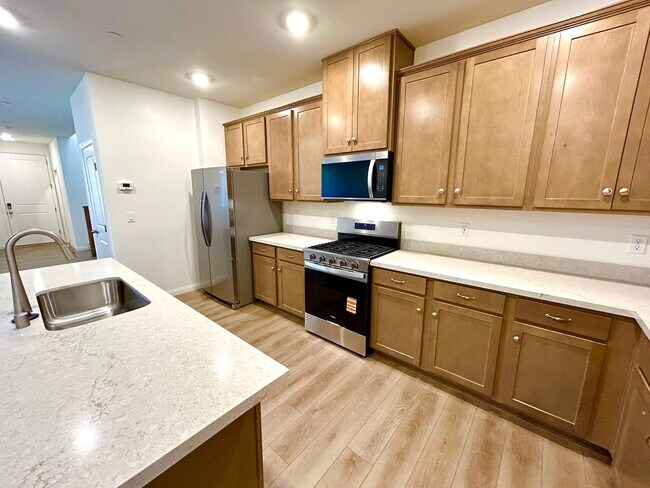 Building Photo - Brand new Townhome!   Summerlin Grand Park Village