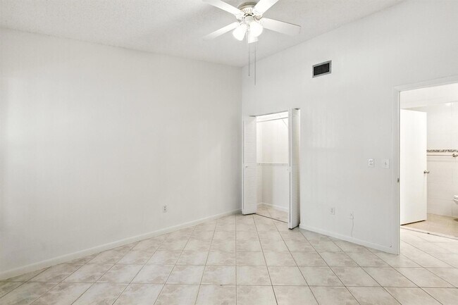 Building Photo - 3646 English Rd