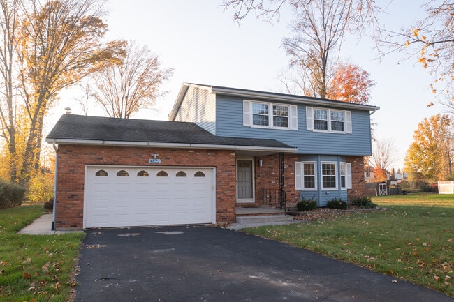 Primary Photo - 4822 E Eddy Dr