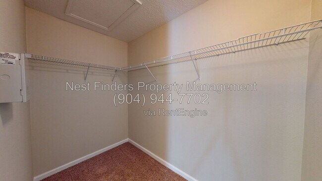 Building Photo - 1002 N Black Cherry Dr