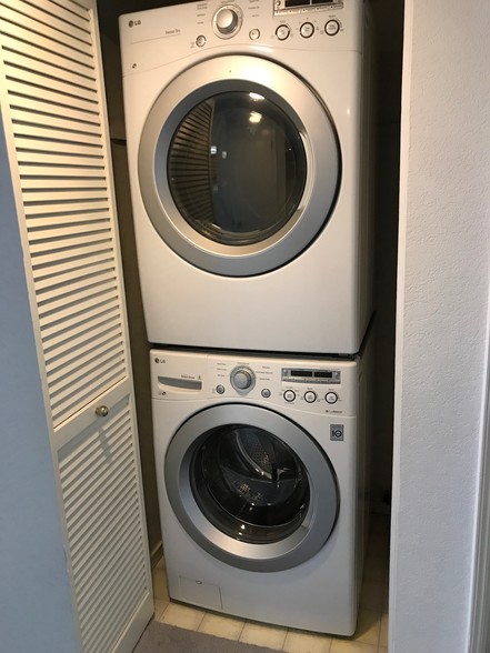 Building Photo - 826 Boardwalk Pl