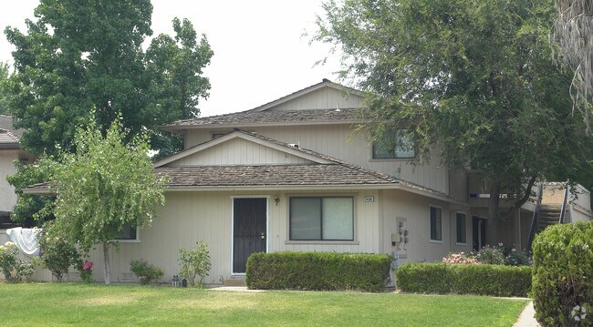 Building Photo - 2408 L St