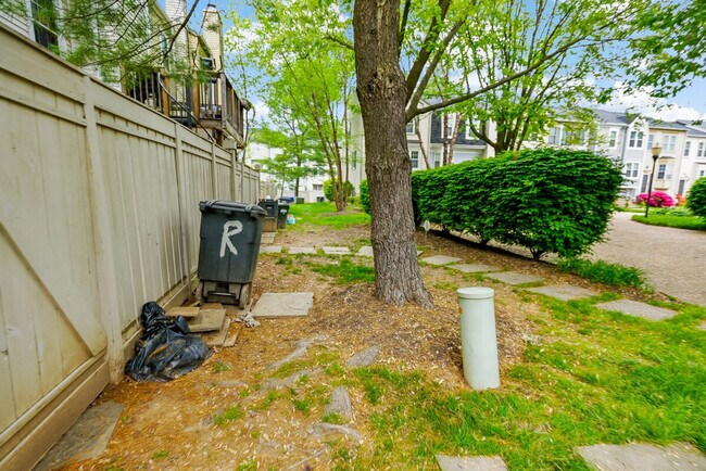 Building Photo - 11850 Sunrise Valley Dr