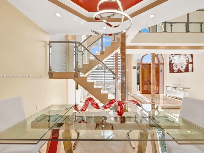 Building Photo - 7556 W Treasure Dr