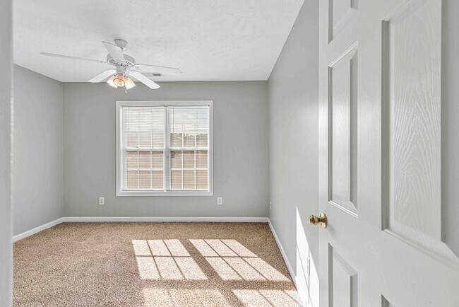 Building Photo - 302 Altavista Loop