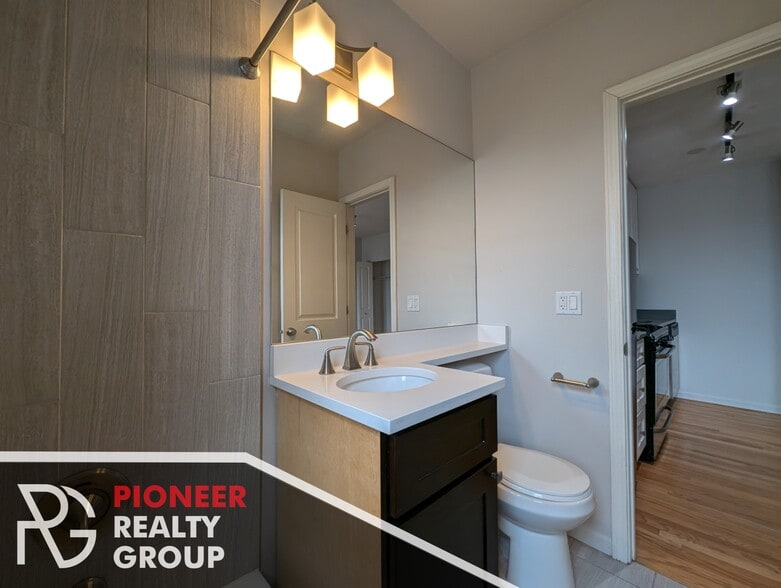 Building Photo - 2832 W Palmer St