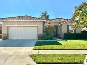 Building Photo - Beautifully Maintained Single Story 4 Bed ...