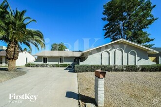 Building Photo - 12414 N Columbine Dr