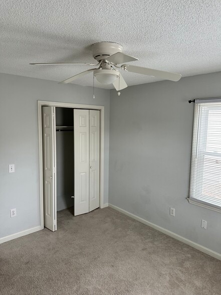 Upstairs room 2 - 106 Lullwater Dr