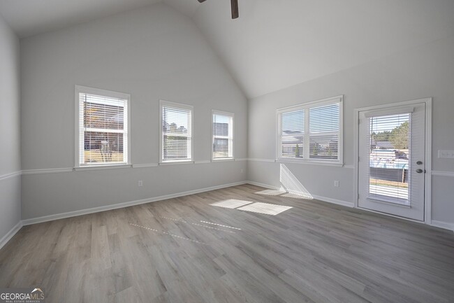 Building Photo - 931 Park Pl St