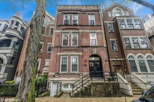 Primary Photo - 1950 N Hudson Ave