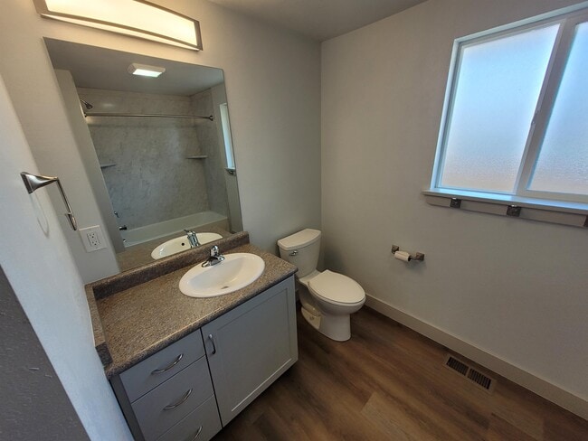 Building Photo - 247 W 200 N